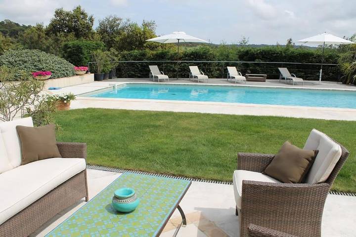 Villa voor 8 personen, with zwembad and tuin as well as uitzicht and terras in Gassin