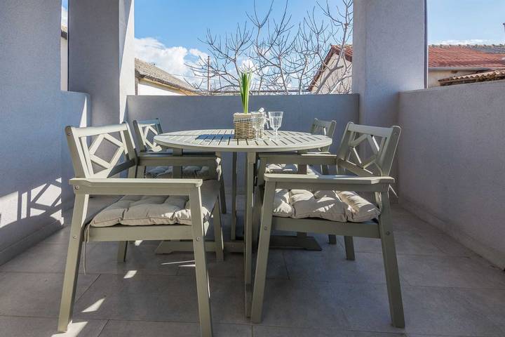 Apartament wakacyjny dla 4 osób, z taras i balkon/ taras, Dla rodziny w Vir