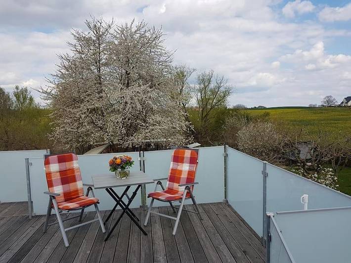 Ferienwohnung für 2 Personen, mit Terrasse und Garten sowie Ausblick