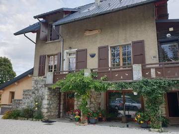 Gîte pour 14 personnes, avec terrasse et jardin en Savoie