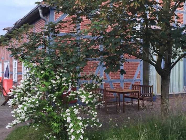 Ferienwohnung für 8 Personen, mit Ausblick und Garten sowie Terrasse, kinderfreundlich in Wendland - 3