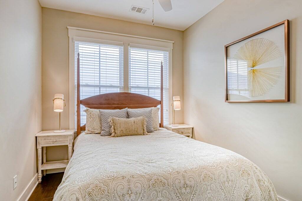 Newly Built Two-Story Townhouse w/Free Wifi, Washer/Dryer, and Central A/C in Savannah, Chatham County