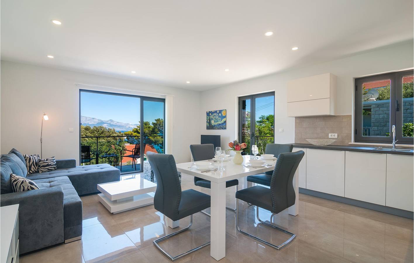 Geheel vakantieappartement, Vakantieappartement voor 3 personen met zwembad in Selca, Povlija, Selca en Sumartin