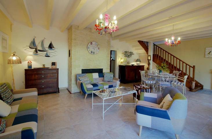 Gîte pour 6 personnes, avec terrasse et jardin