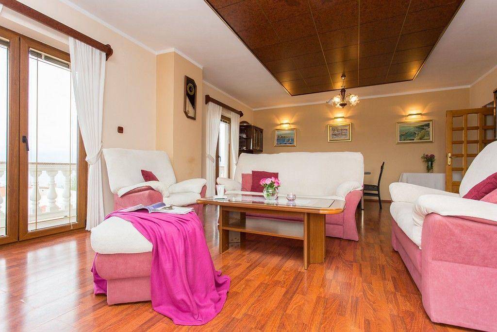 Ganze Ferienwohnung, Strandnaehe Wohnung in Soline mit Meerblick in Soline, Krk