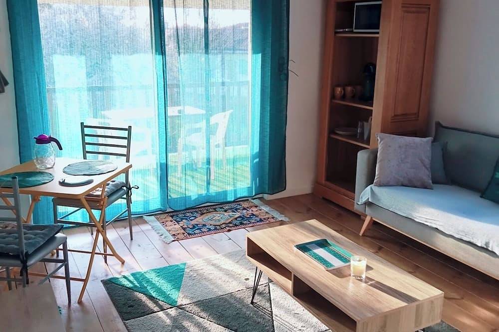 Cosy room with private bathroom in the heart of the Longeville/mer marshes in Longeville-sur-Mer, Vandea
