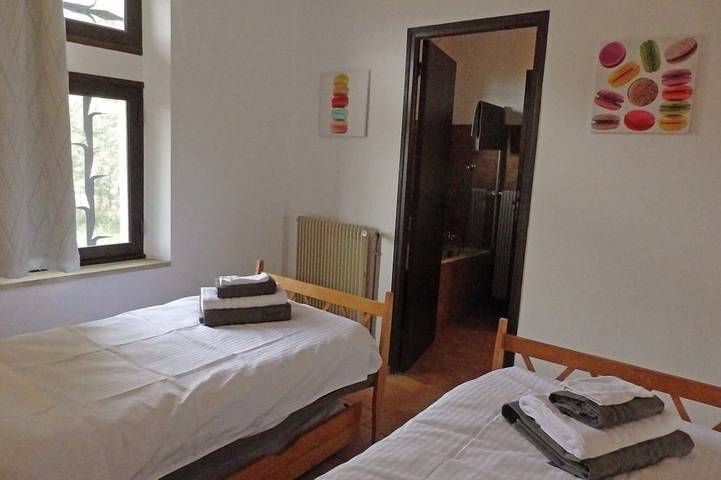 Location de vacances pour 10 personnes, avec terrasse et jardin à Saint-Siffret - 2