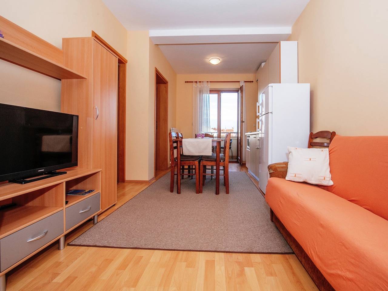 Ganze Wohnung, Schöne Ferienwohnung in Biograd na Moru mit Balkon in Biograd na Moru, Zadar