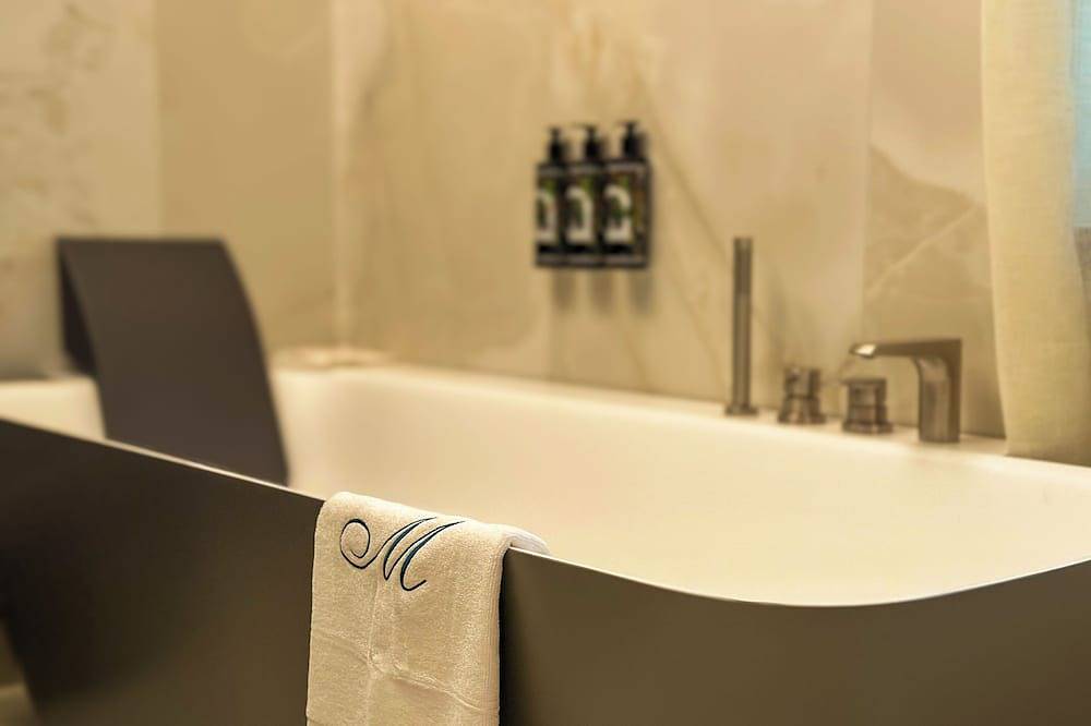 Luxurious 18th-century villa nestled in the vineyards of Valpolicella, 10 km from Verona in Negrar, Provincia de Verona