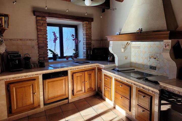 Gîte pour 8 personnes, avec jardin et piscine à Saint-Geniès-de-Comolas - 3
