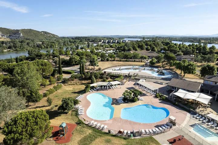 Camping para 5 personas, con piscina y terraza en Gard