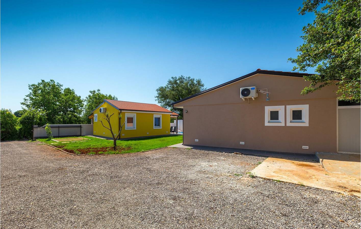 Gemütliche 1-Zimmer-Wohnung mit Pool in der Nähe des Flughafens Pula und der Strände in Valtura, Südküste Istrien