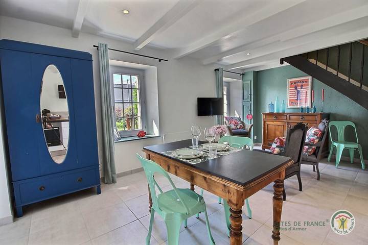 Gîte pour 2 personnes, avec Terrasse ainsi que Jardin et Vue à Trégastel - 3