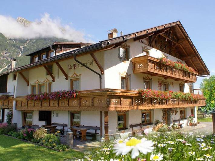 Ferienwohnung für 4 Personen, mit Balkon und Terrasse sowie Garten in Leutasch