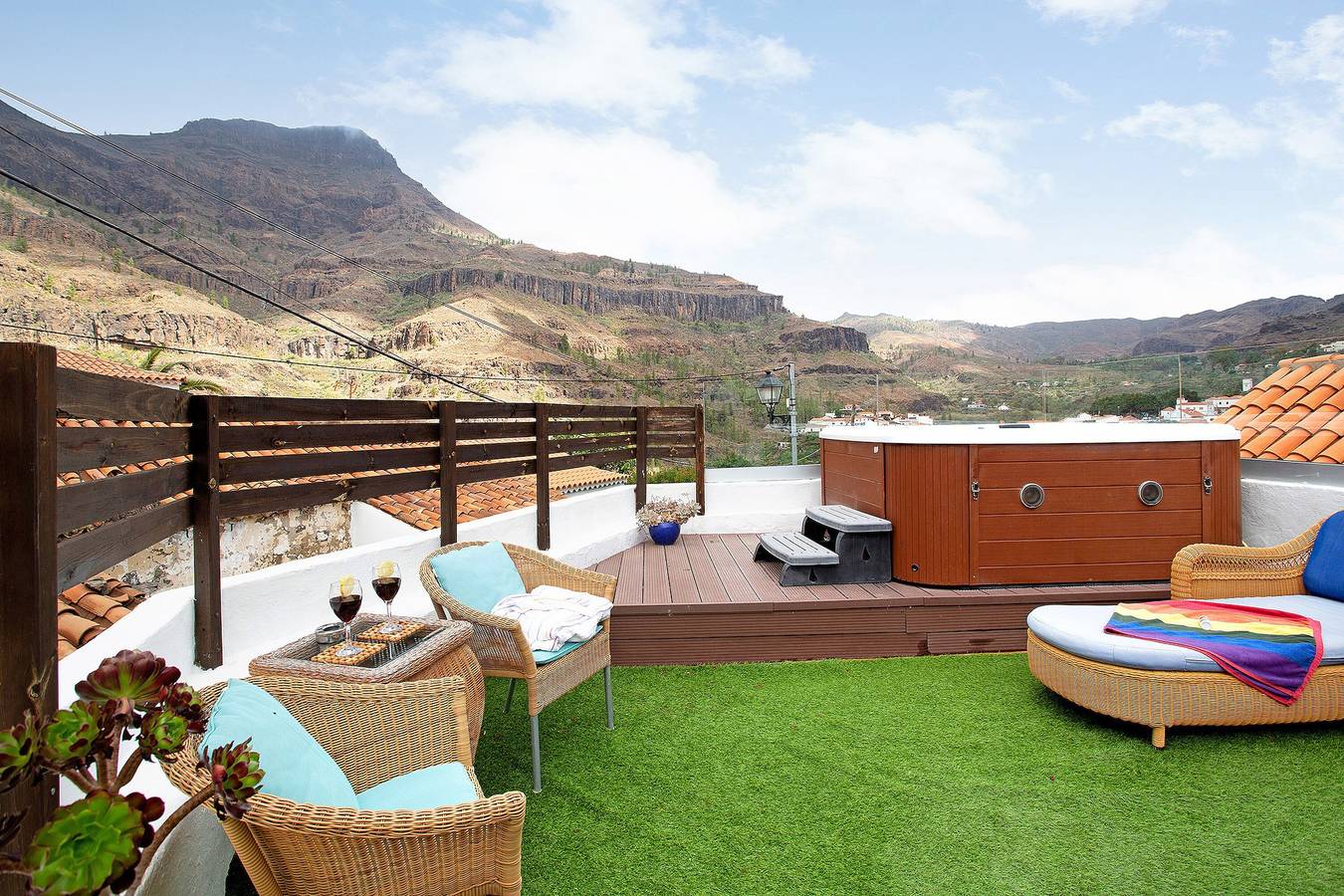Casa de vacaciones "La Casa Nueva" con vistas a la montaña, bañera de hidromasaje y Wi-Fi in Fataga, San Bartolomé de Tirajana