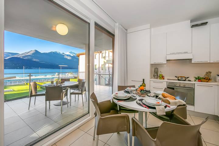 Appartement entier, Vista di Maccagno Fantastico: View, Pool & Balcony in Maccagno, Maccagno con Pino e Veddasca