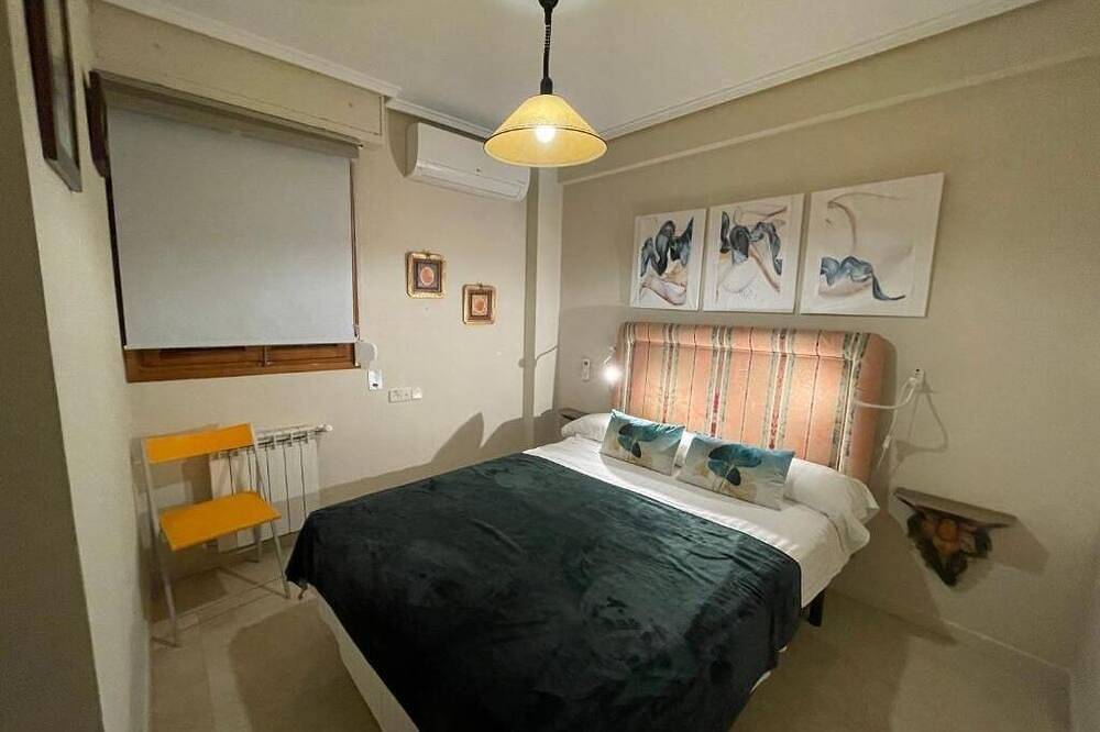 Ganze Wohnung, Apartment with Balcony Varone - City View Apartments near Circuito Cheste in Requena, Valencia Provinz