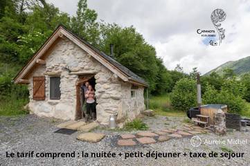 Cottage pour 2 personnes, avec terrasse ainsi que jardin et vue dans Vallée d'Ossau