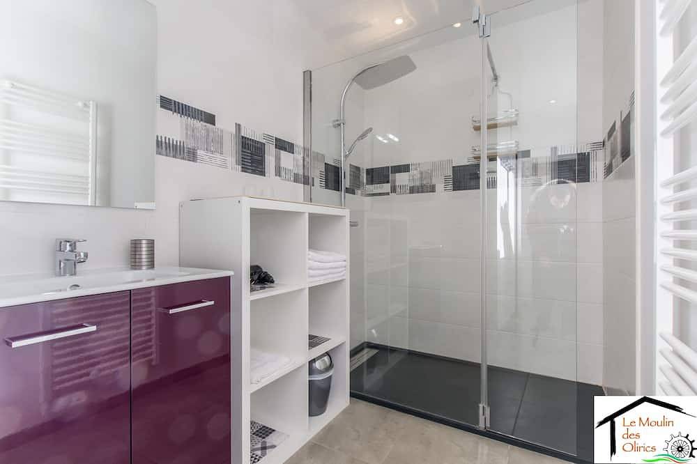 Ganze Wohnung, Apartment-Modern-Eigenes Badezimmer-Blick auf den Fluss-Jorasse in Sallanches, Pays du Mont-Blanc