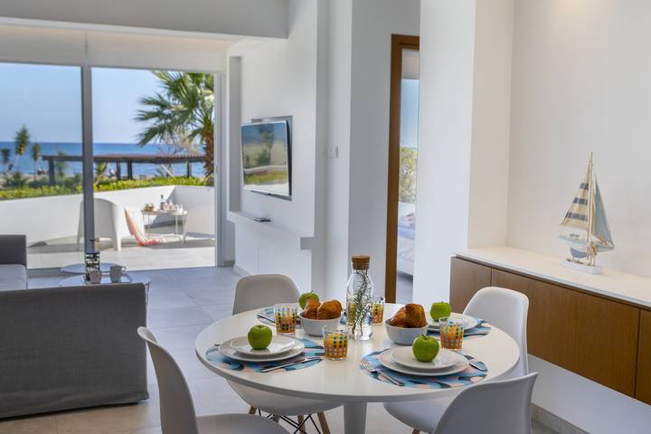 Appartement entier, Mackenzie Castella Beachfront Suite in Larnaca, District de Larnaca