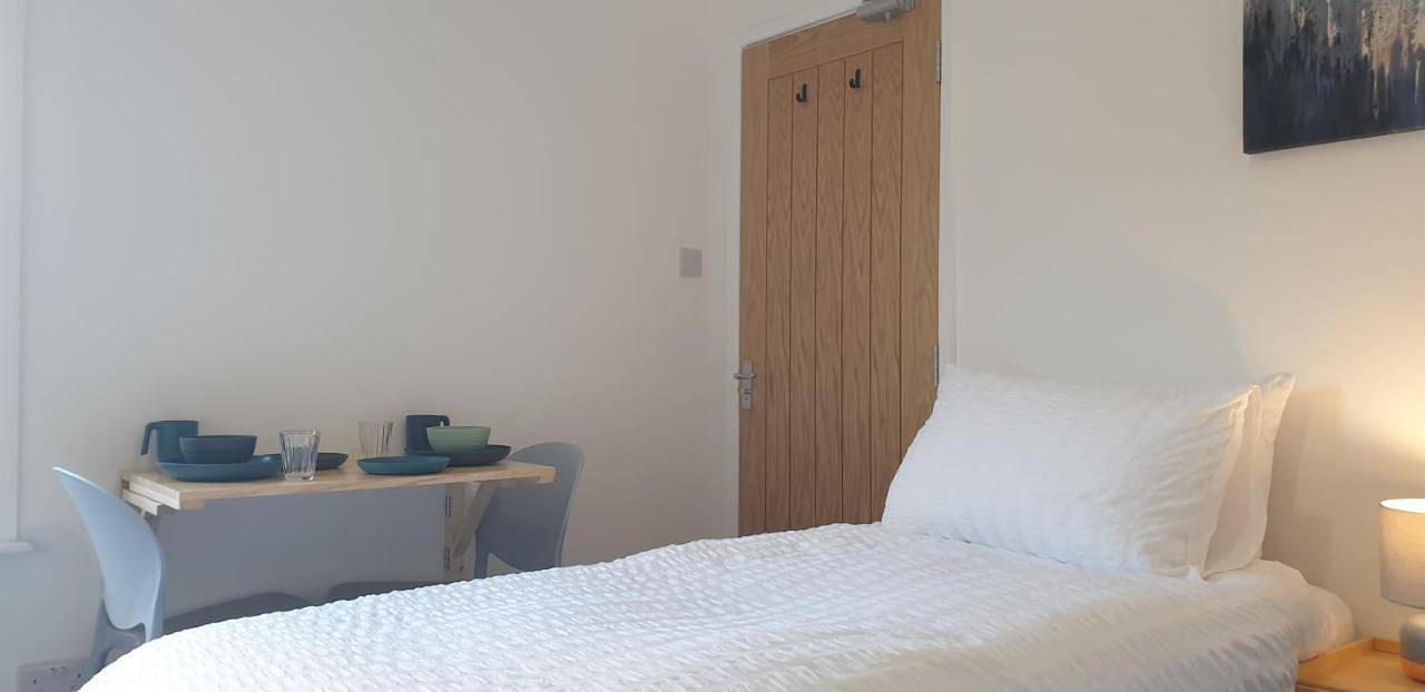 Twin Room with Private Bathroom in Brighton, Sussex