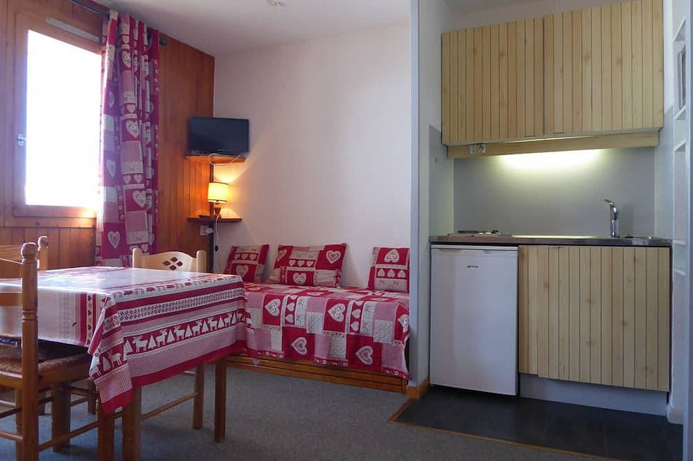 Entire apartment, Studio for 3 in Montchavin, near slopes, free parking in La Plagne, Bellentre