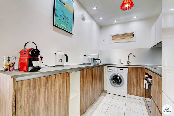 Gîte pour 3 personnes, avec terrasse à La Saline les Bains - 4