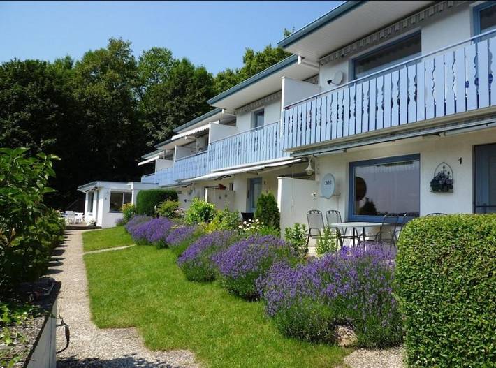 Ferienwohnung für 2 Personen, mit Terrasse und Ausblick sowie Seeblick