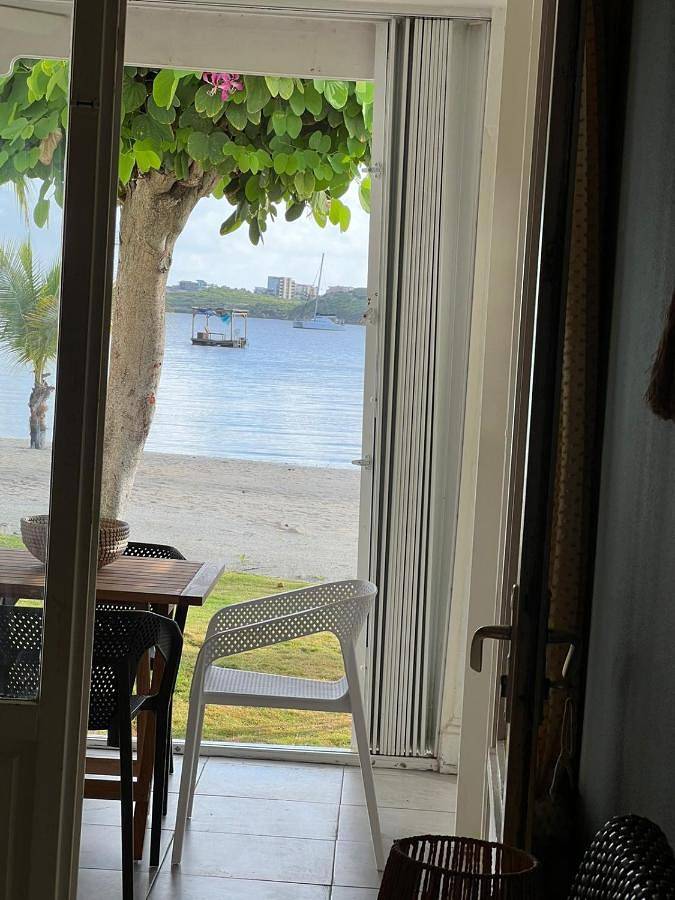 Gîte pour 2 personnes, avec jardin ainsi que terrasse et piscine dans Nettlé Bay - 4