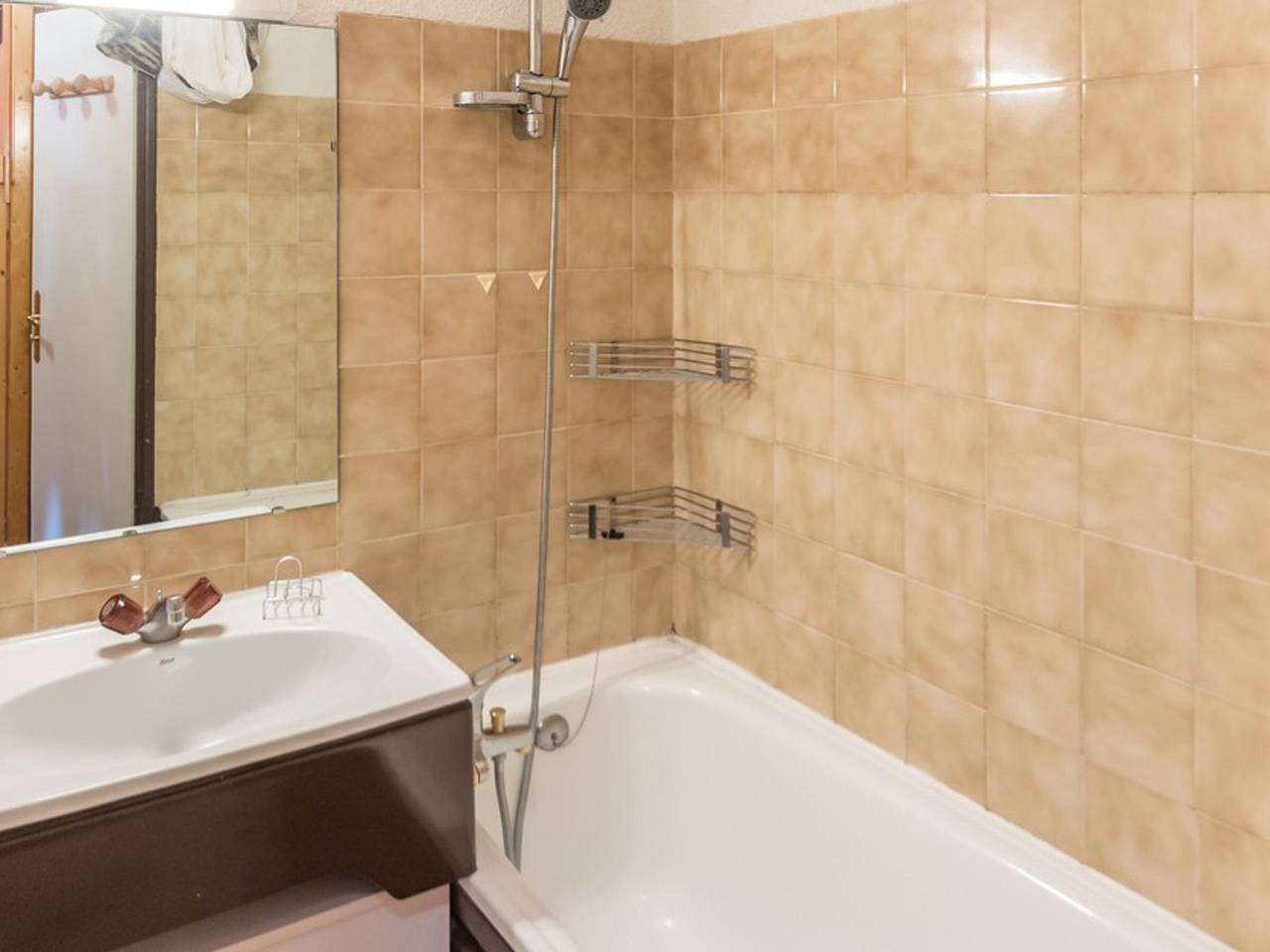 Studio entier, Studio lumineux avec balcon, proche des pistes in La Rosière, Montvalezan