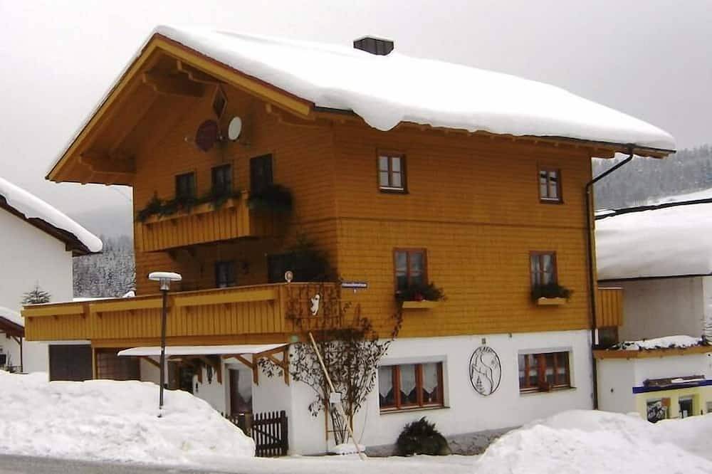 Apartamento inteiro, Vacation apartment with barbecue facilities and free Wlan in Bayerisch Eisenstein, Arberland