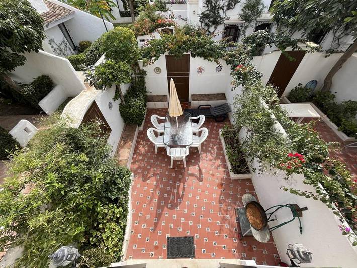 Apartamento de vacaciones para 4 personas, con jardín además de piscina y balcón - 1