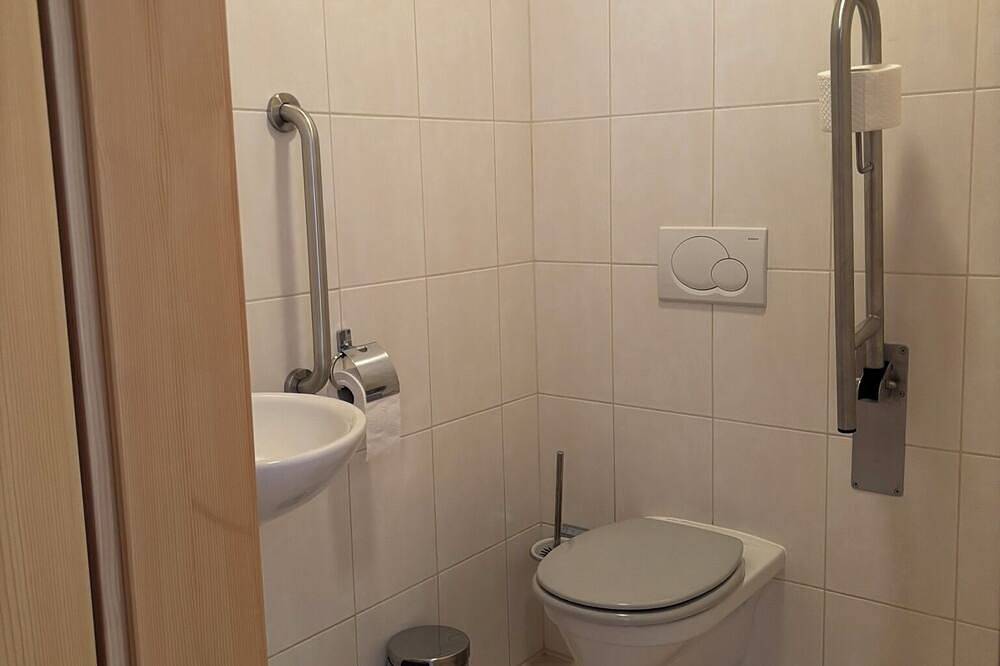 Ganze Wohnung, Familienfreundliche Landhauswohnung nähe Burghausen in Hochburg-Ach, Braunau am Inn