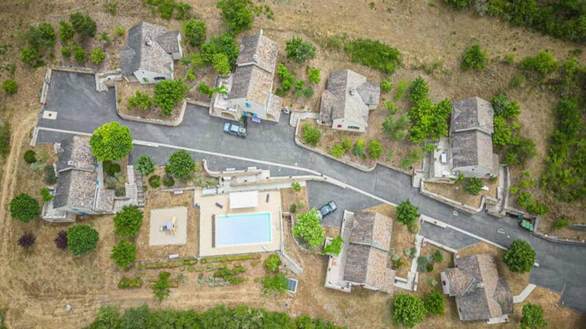 Gîte pour 7 personnes, avec jardin et piscine, animaux acceptés dans Massegros Causses Gorges - 3