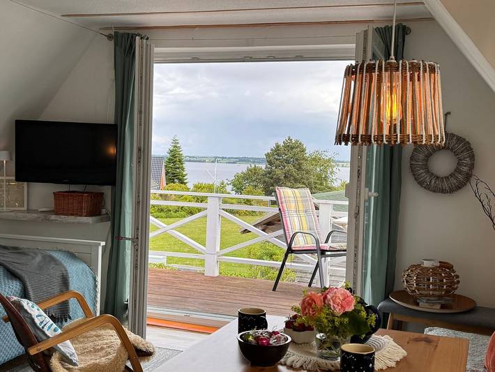 Ganze Wohnung, Ferienwohnung Nordlicht mit Meerblick-Balkon für bis zu 2 Pers. (mit Kind/Hund) in Westerholz, Schleswig-Flensburg