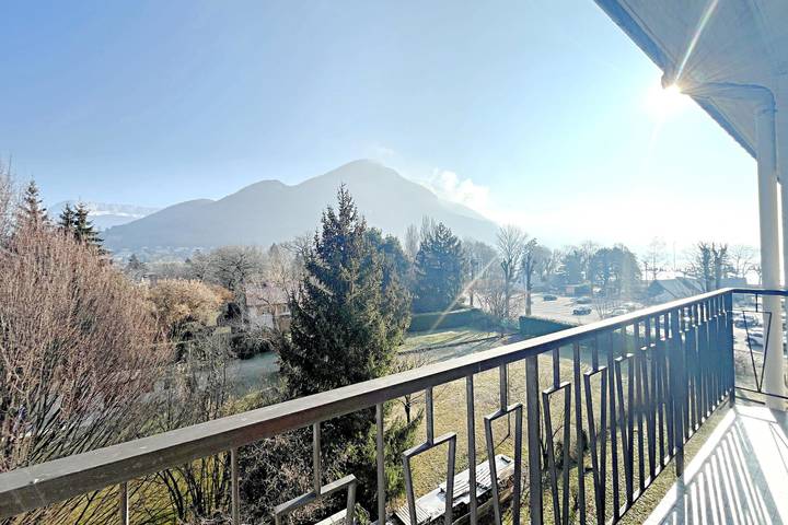Gîte pour 4 personnes, avec Balcon dans Plage d'Albigny