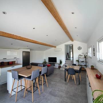 Gîte pour 6 personnes, avec balcon et vue à Lussas