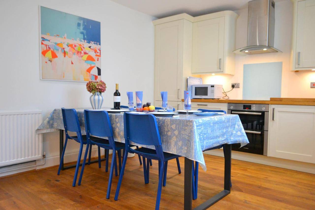 Entire apartment, Two-Bedroom Apartment in Shaldon, Devon
