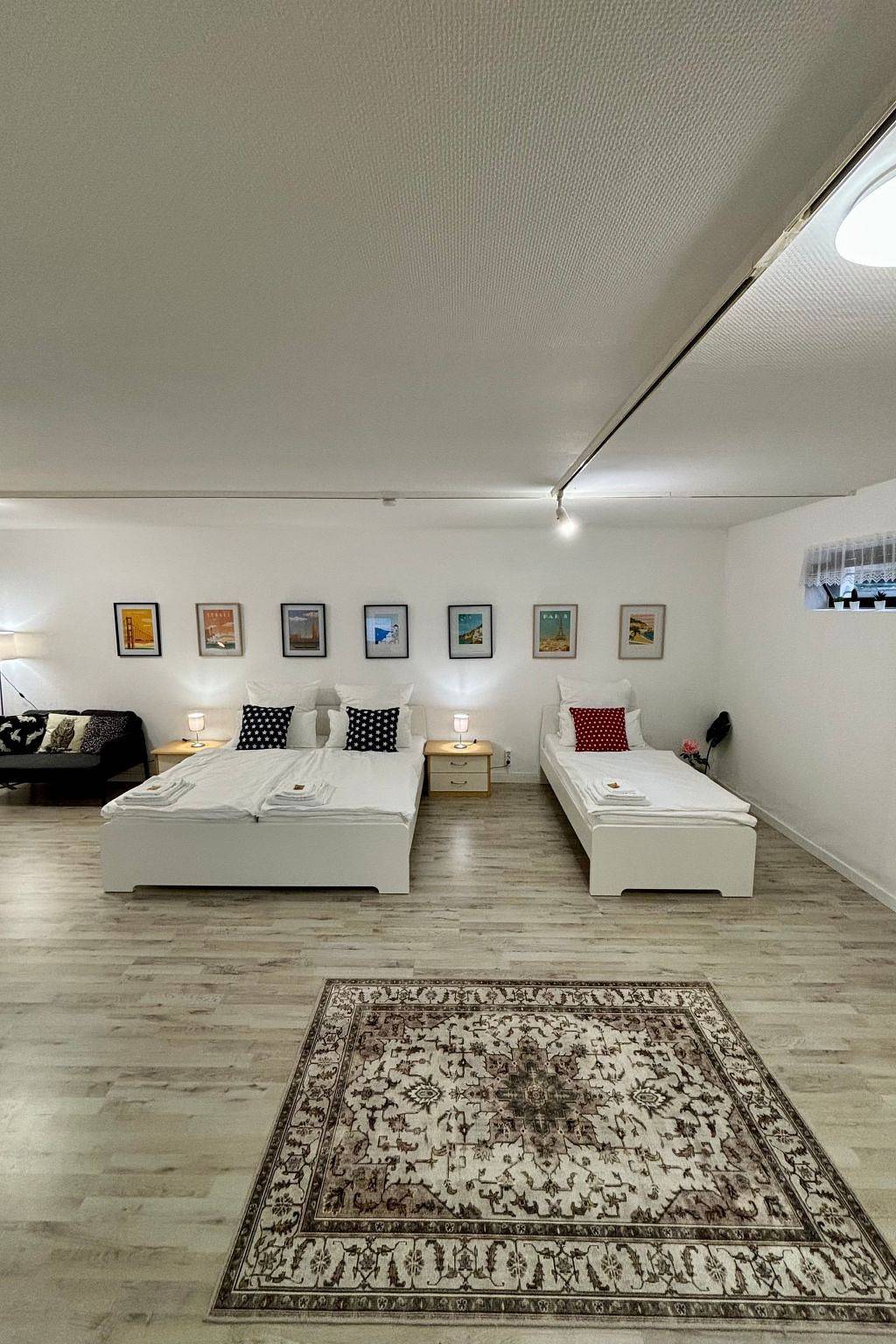 Appartement de vacances entier, Appartement avec parking, douche, climatisation et Wifi à 1,5 km de Gosse in Langenfeld (Rhénanie), Région de Düsseldorf