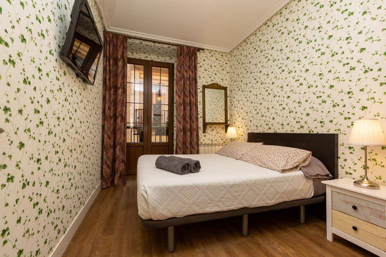 Double Room with Shared Bathroom in Kontxa hondartza - Playa de la Concha (San Sebastian), San Sebastian