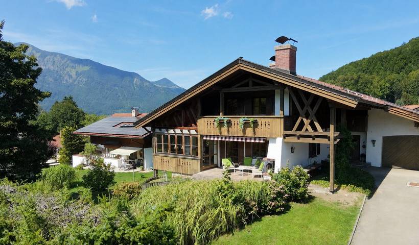 Ferienhaus für 6 Personen, mit Balkon und Garten sowie Sauna in Unterwössen