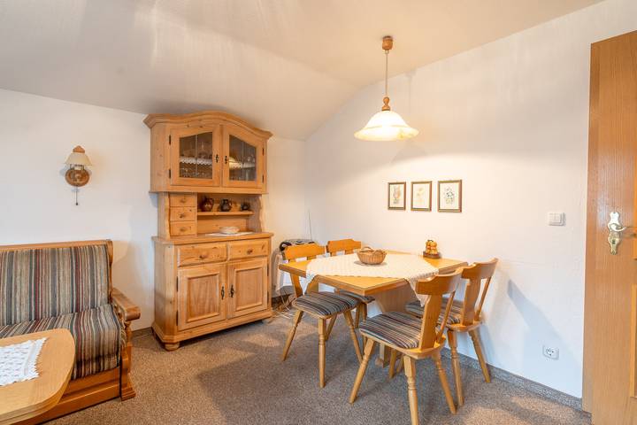 Geheel vakantieappartement, Vakantieappartement voor 4 personen met tuin in Oberstdorf, Zwaben (Bayern)