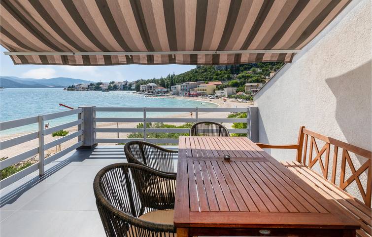 Ganze Ferienwohnung, Charmantes Apartment, 1 km vom Strand entfernt: Modernes Apartment mit WLAN, Klimaanlage und Terrasse in Klek, Dubrovnik-Neretva