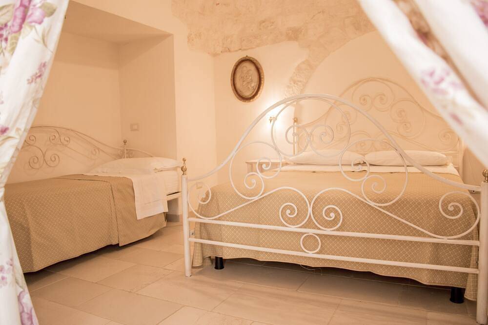 Trullo dell'Interprete - Micele Holiday Houses in Locorotondo, Bari Province