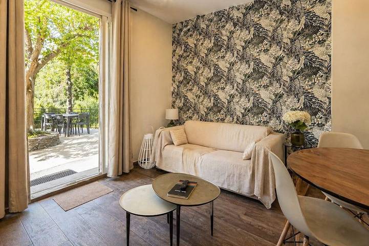 Apartamento entero, Logement jardin privatif - Bastia sud - close to shops - 5 minutes from the beach in Bastia, Cap Corse