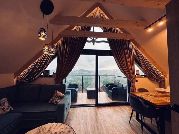 Ośrodek wypoczynkowy dla 4 osób, z Balkon i Jacuzzi oraz Taras i Sauna w Podkarpacie