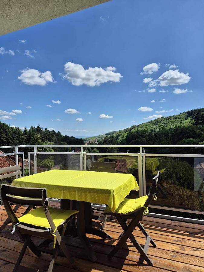 Appartement de vacances pour 6 personnes, avec Balcon ainsi que Terrasse et Vue