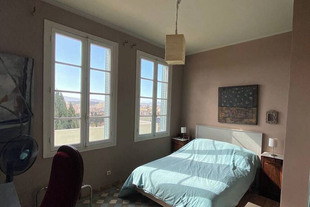 Villa ancienne de caractère avec piscine privée, vue mer in Toulon, Région de Toulon