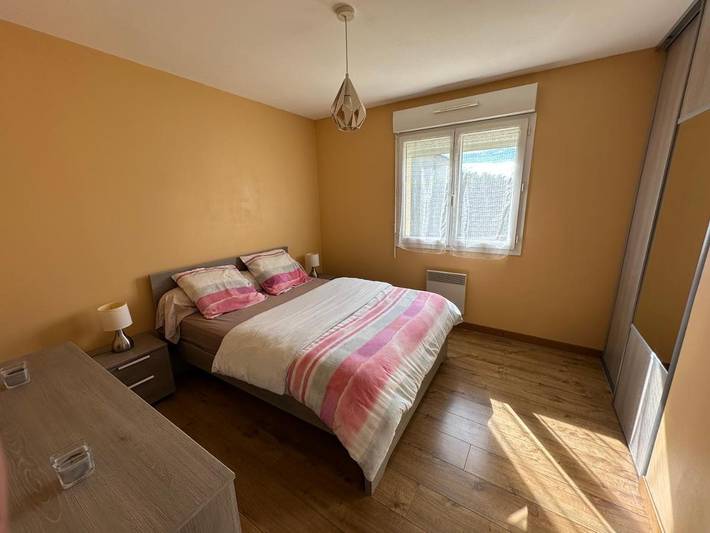 Gîte pour 2 personnes, avec piscine ainsi que jardin et terrasse à Montagnat - 2