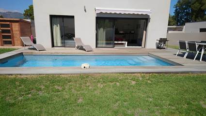Villa pour 6 personnes, avec jardin ainsi que terrasse et piscine, animaux acceptés dans Cala Rossa